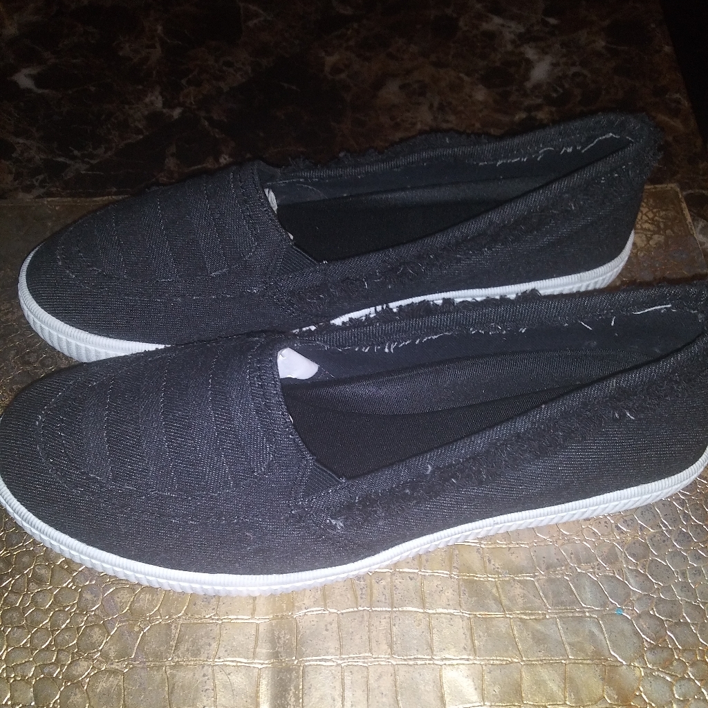 Brand New Comfort Fit SneakersSize 12